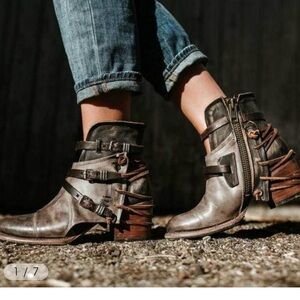 Freebird Womens Crue Grey Multi Leather Ankle Boots, size 9